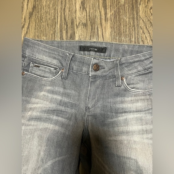 Excellent condition! Joe's Jeans in grey wash color. Fit: Chelsea - Picture 1 of 4